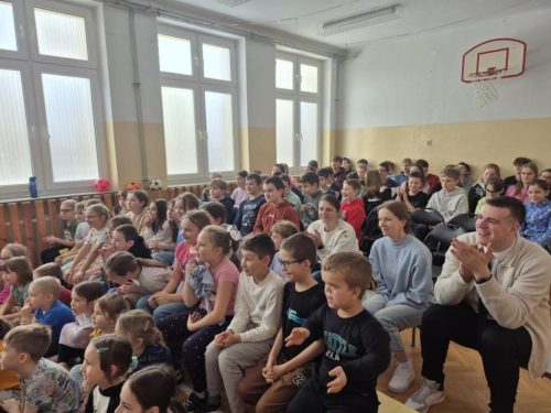 d366500d-7e0c-4acc-b33a-05eb94133e25